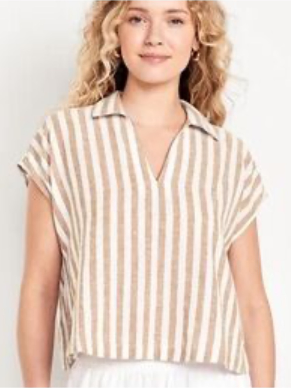 Old navy boxey Striped V-Neck Collared line blend top in Beige and White size M